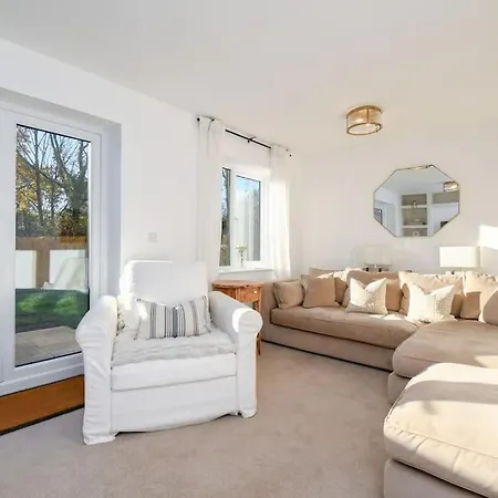 Villa Charming Modern House In